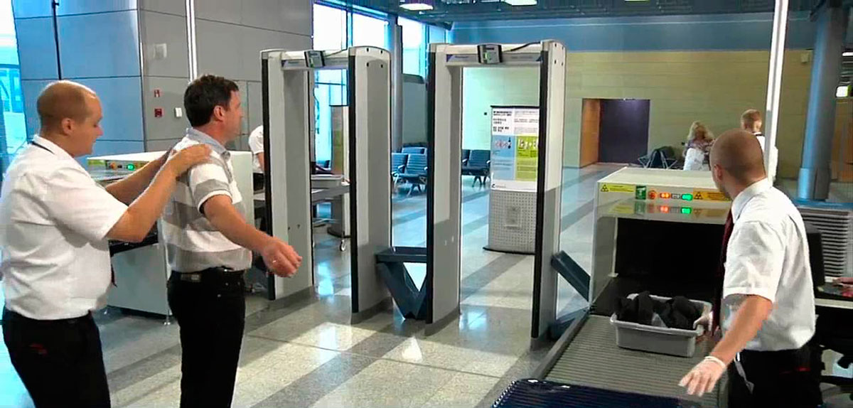 airport-security-detection-scanner-people